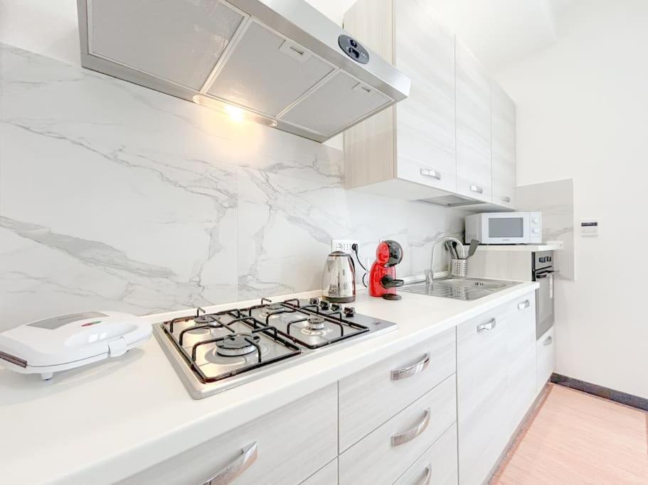 Elegant Apartment - Wifi - Smart Tv - Netflix Genoa Bagian luar foto
