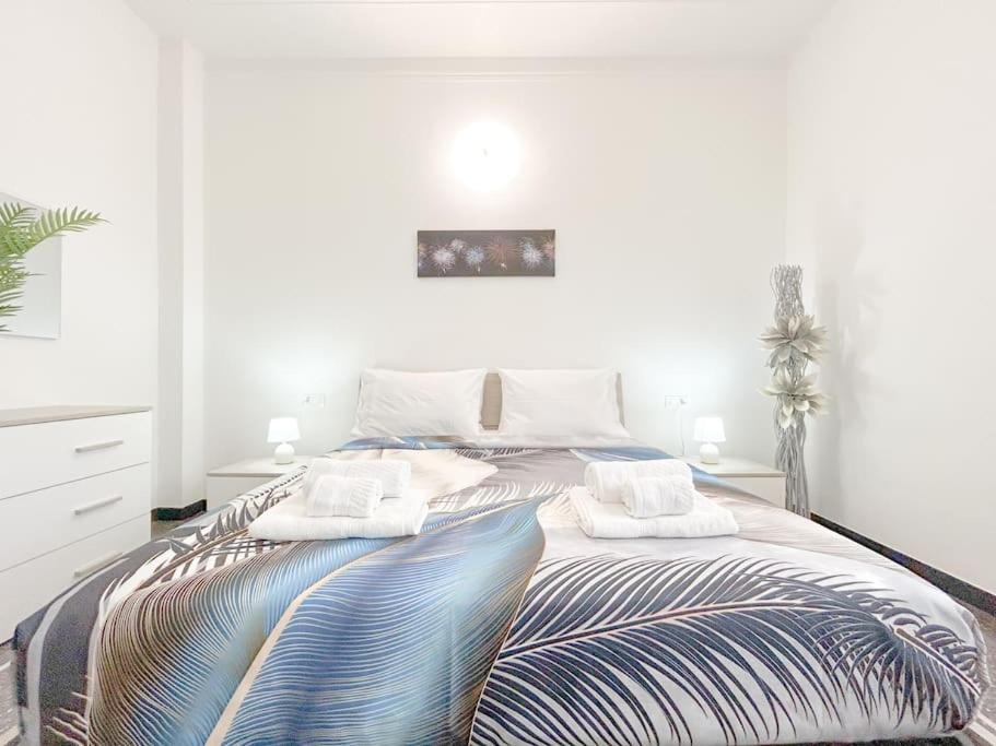 Elegant Apartment - Wifi - Smart Tv - Netflix Genoa Bagian luar foto