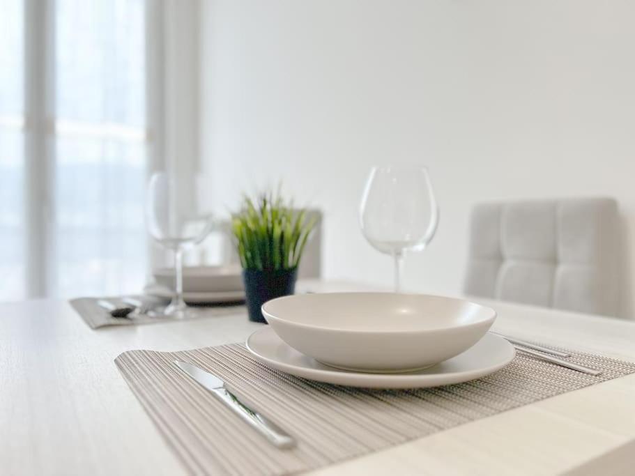 Elegant Apartment - Wifi - Smart Tv - Netflix Genoa Bagian luar foto
