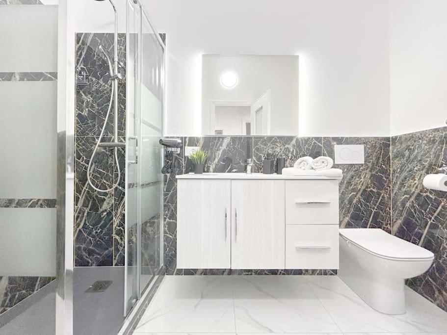 Elegant Apartment - Wifi - Smart Tv - Netflix Genoa Bagian luar foto
